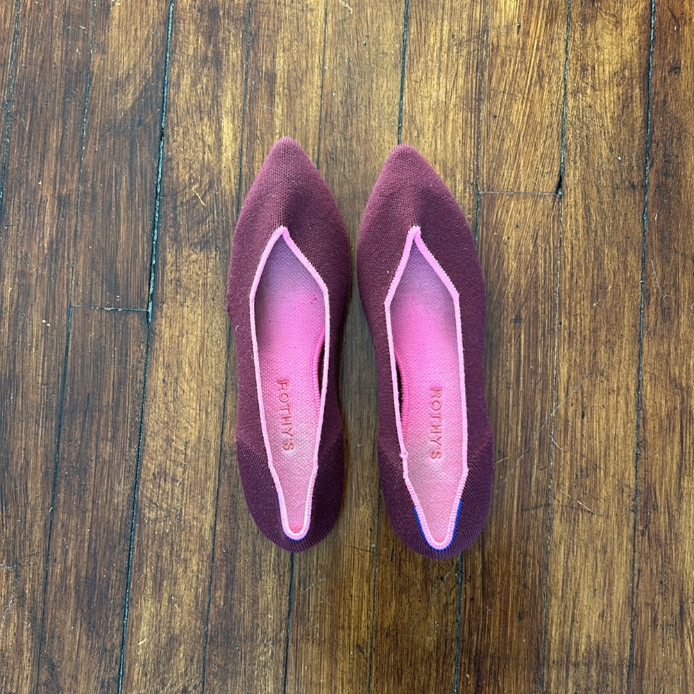Maroon and pink Rothy’s point size 9